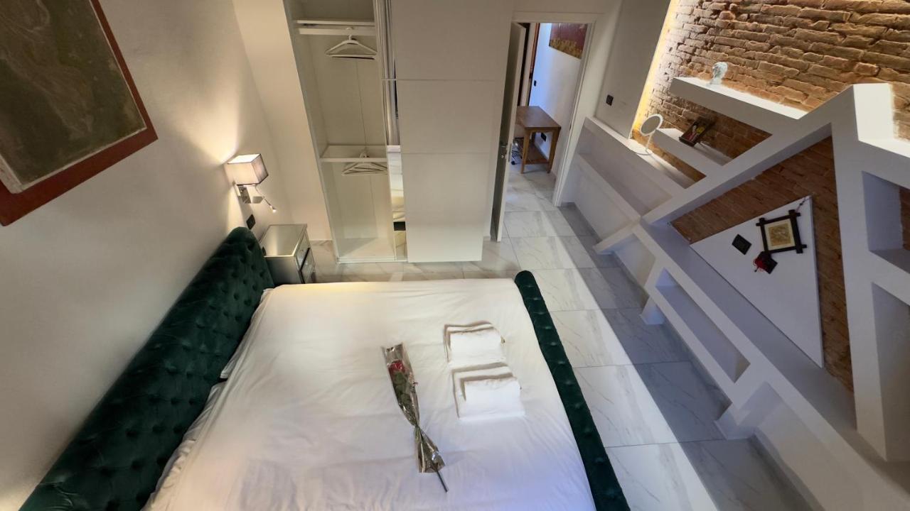 Stylish & Cozy In The Heart Of Florenz